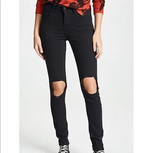 Levi’s 721 High Rise Skinny in "Looker" Black